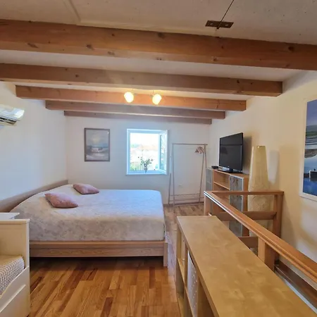 Mandi - Pet Friendly